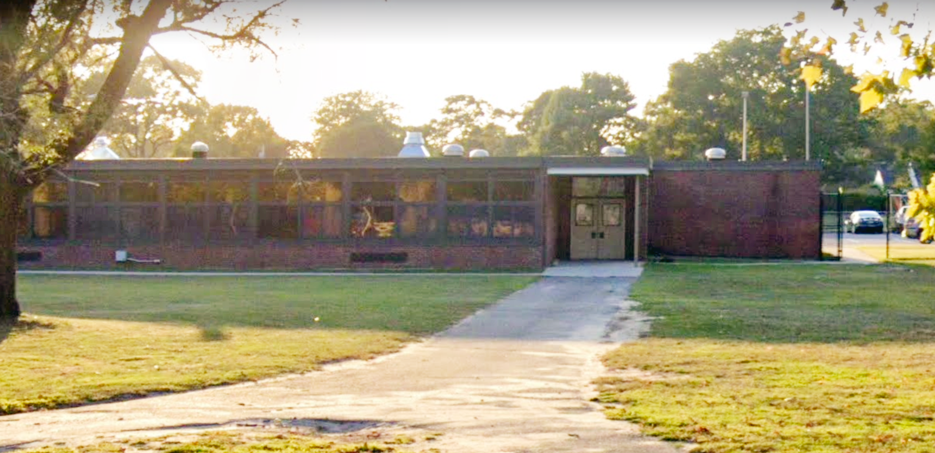 Voters reject sale of vacant elementary in West Islip, N.Y. American