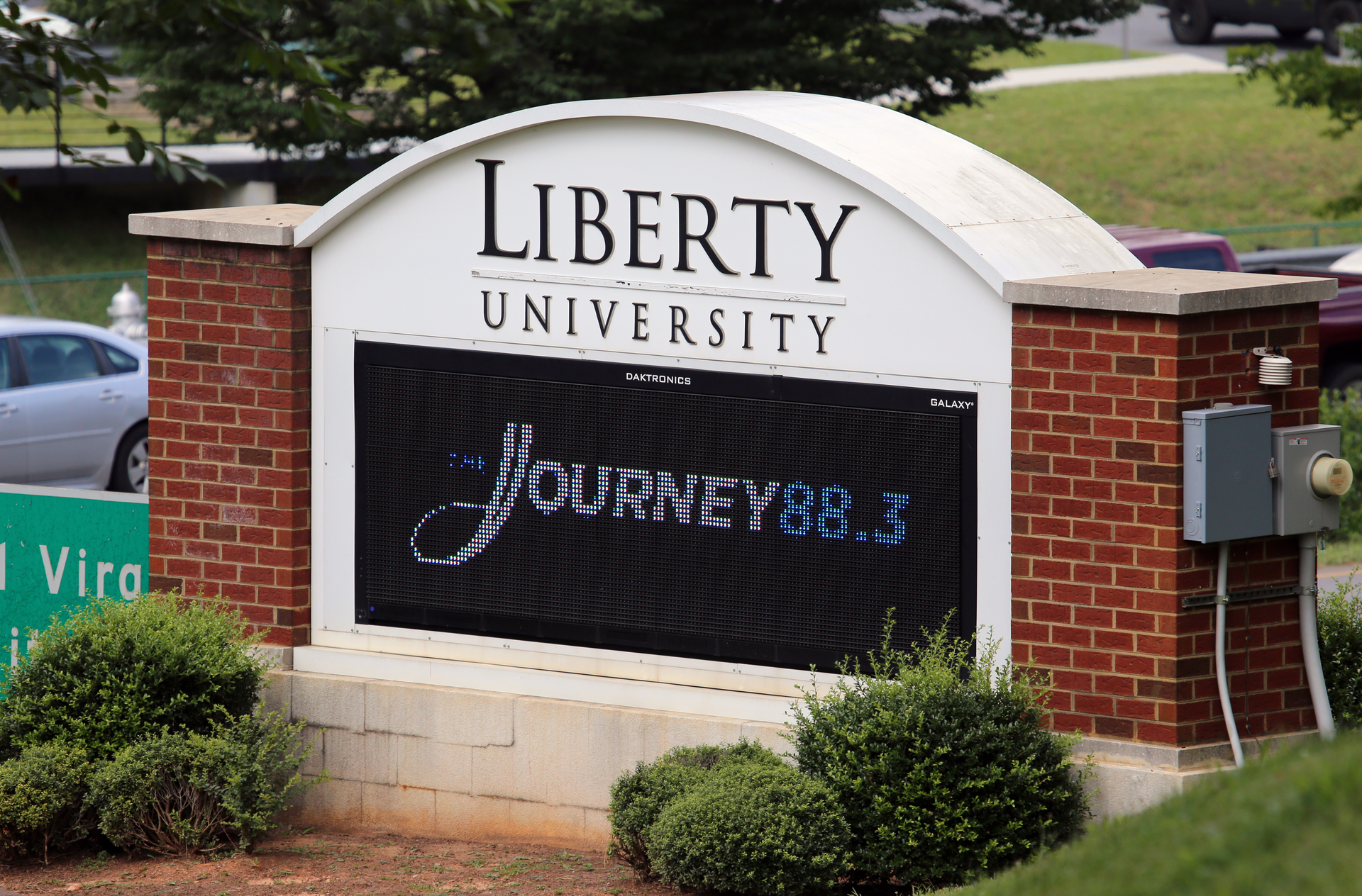 Liberty University Sues Former President Jerry Falwell Jr. For $10 ...