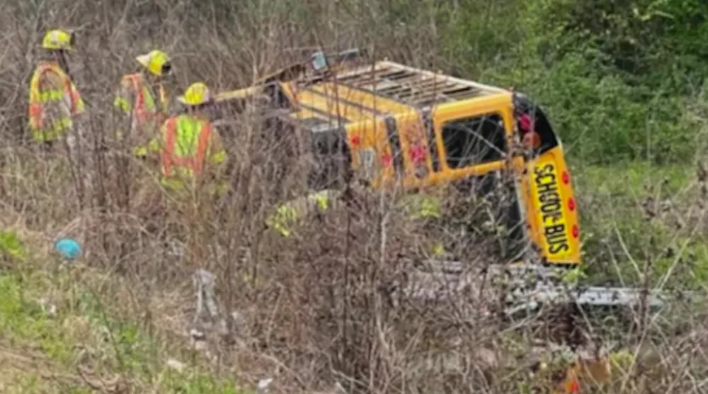 5 Special Needs Students 2 Adults Hurt In School Bus Rollover Crash In 5 Special Needs Students 2 Adults Hurt In School Bus Rollover Crash In