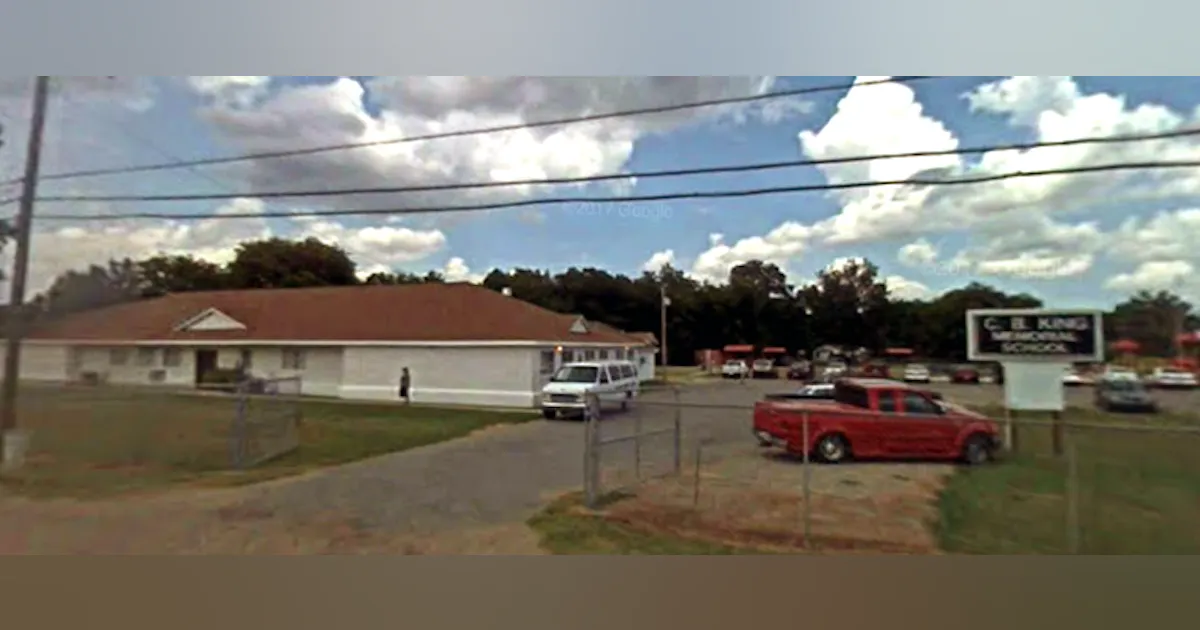 5 dead, 5 injured after school bus crash in Arkansas American School