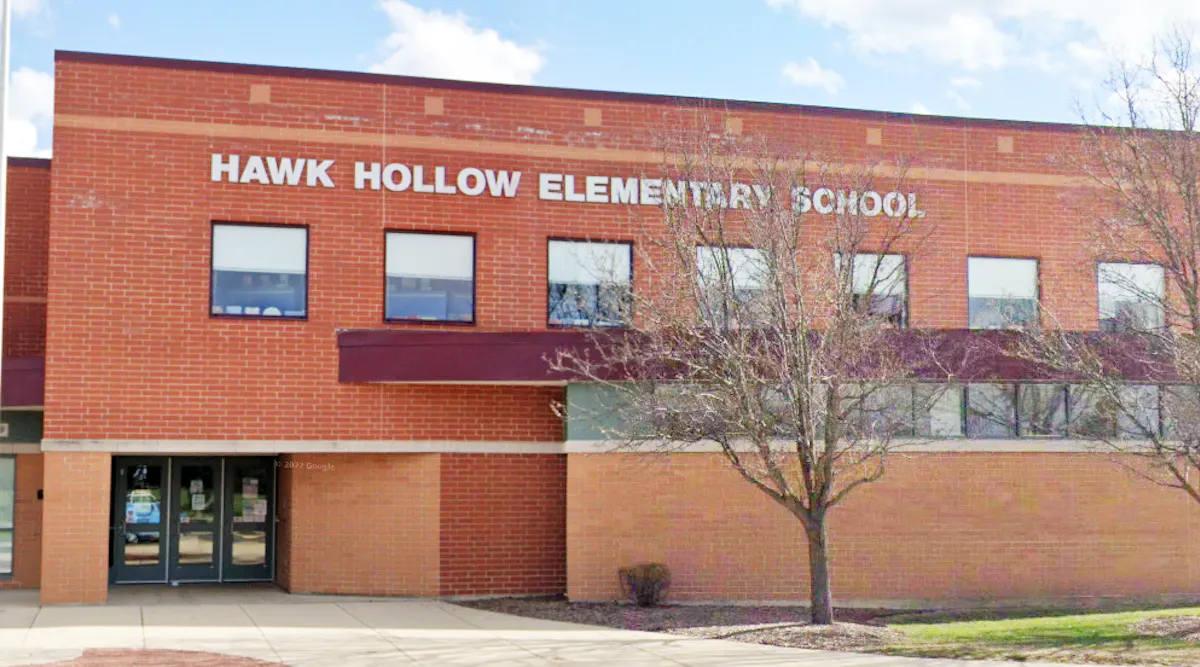 Construct delays prompt Elgin (Ill.) district to postpone move of 6th