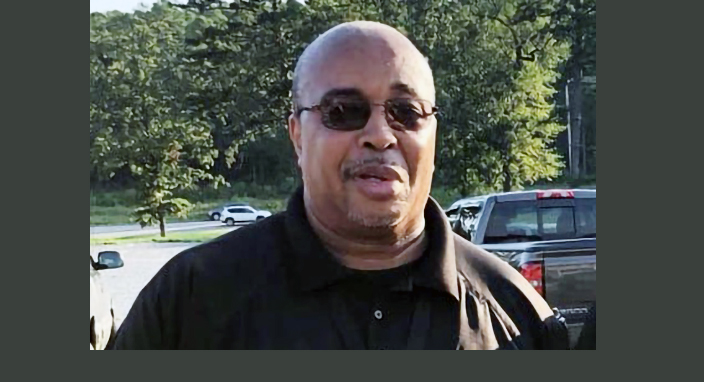 Victor Montgomery 64dbf42c4ad58