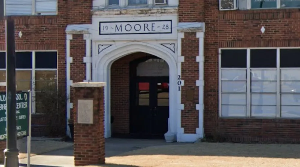 Moore (Oklahoma) reacquires former high school building American
