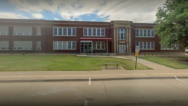 6797f2e8bf08a8039c54653d Lincoln Elem Hays