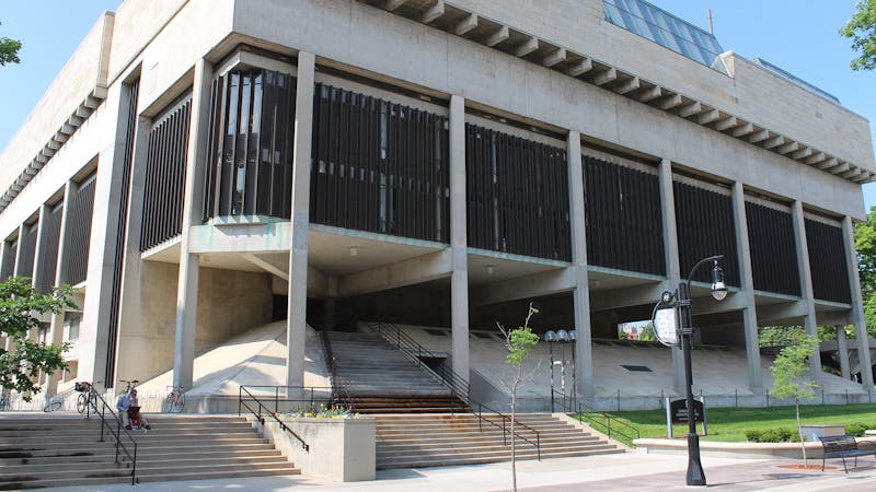 67f9417cd08ec3826797e6a4 Mosse Madison Edited