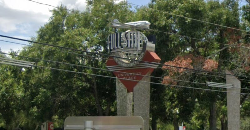 68714107e408354b70379e8d Full Sail Entrance